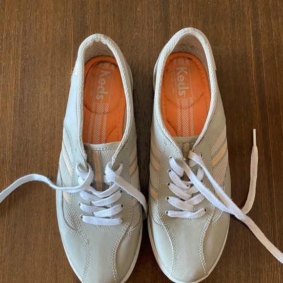 Womens Keds Gray Leather Lace Up Sneakers 8M - Picture 2 of 6